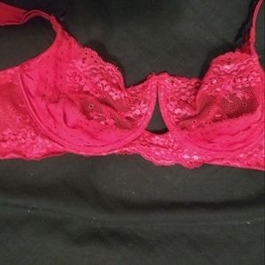 32C red bra